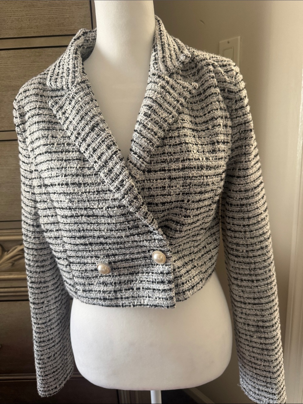 Tweed- Cropped Bouclé Double-Breasted Jacket - Black & White